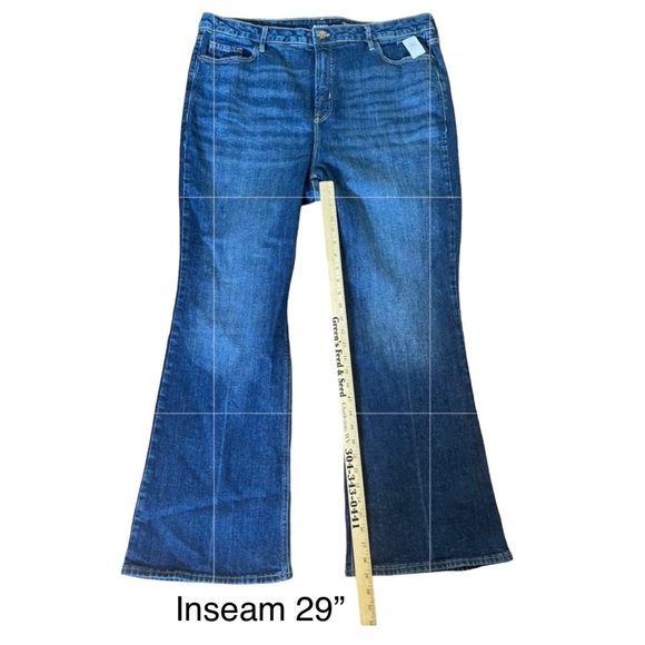NWT Old Navy Extra High-Waisted Flare Leg Jeans. Color is called Anza. Size 20 - Picture 11 of 13